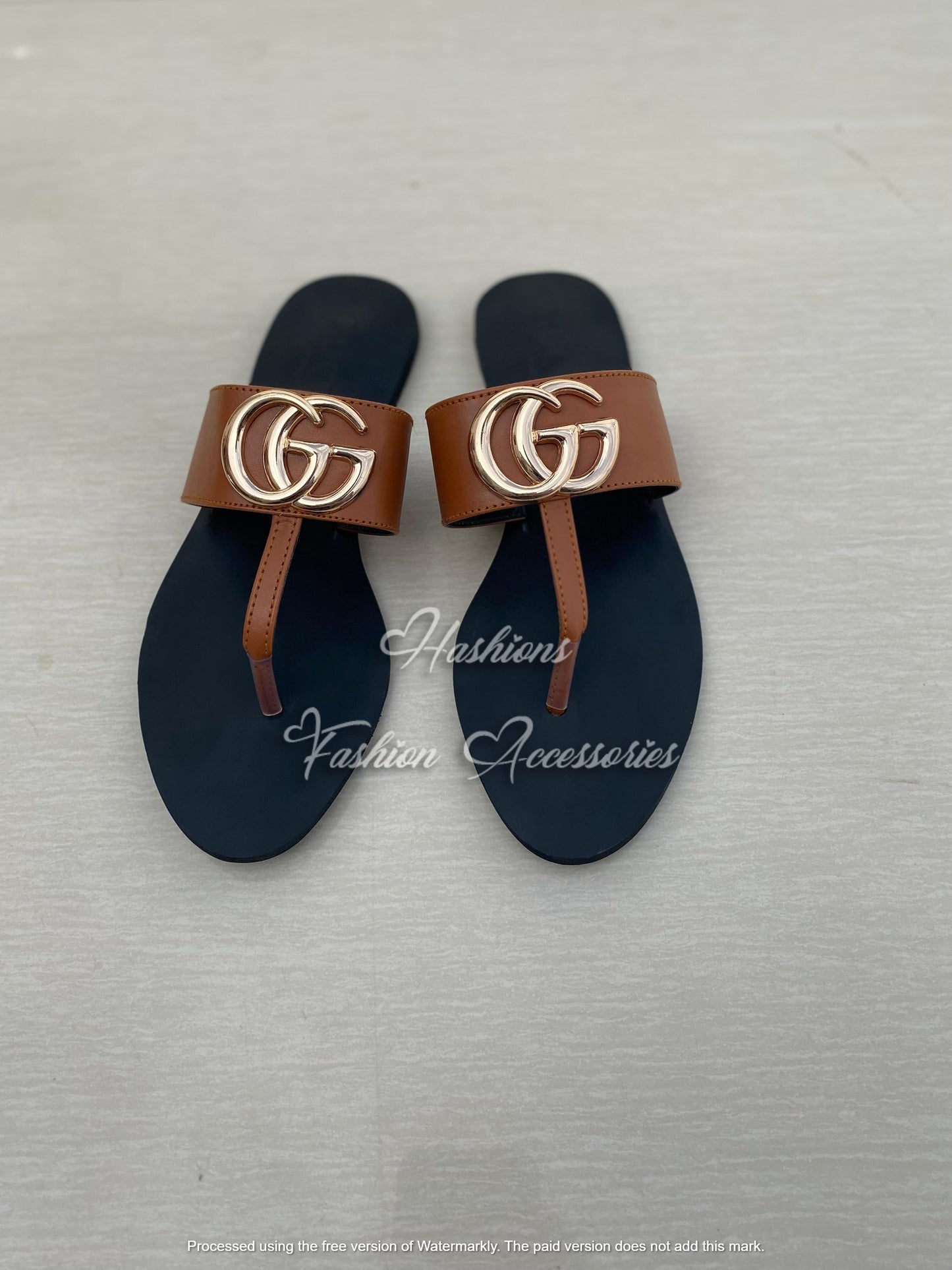 GG Logo Flats