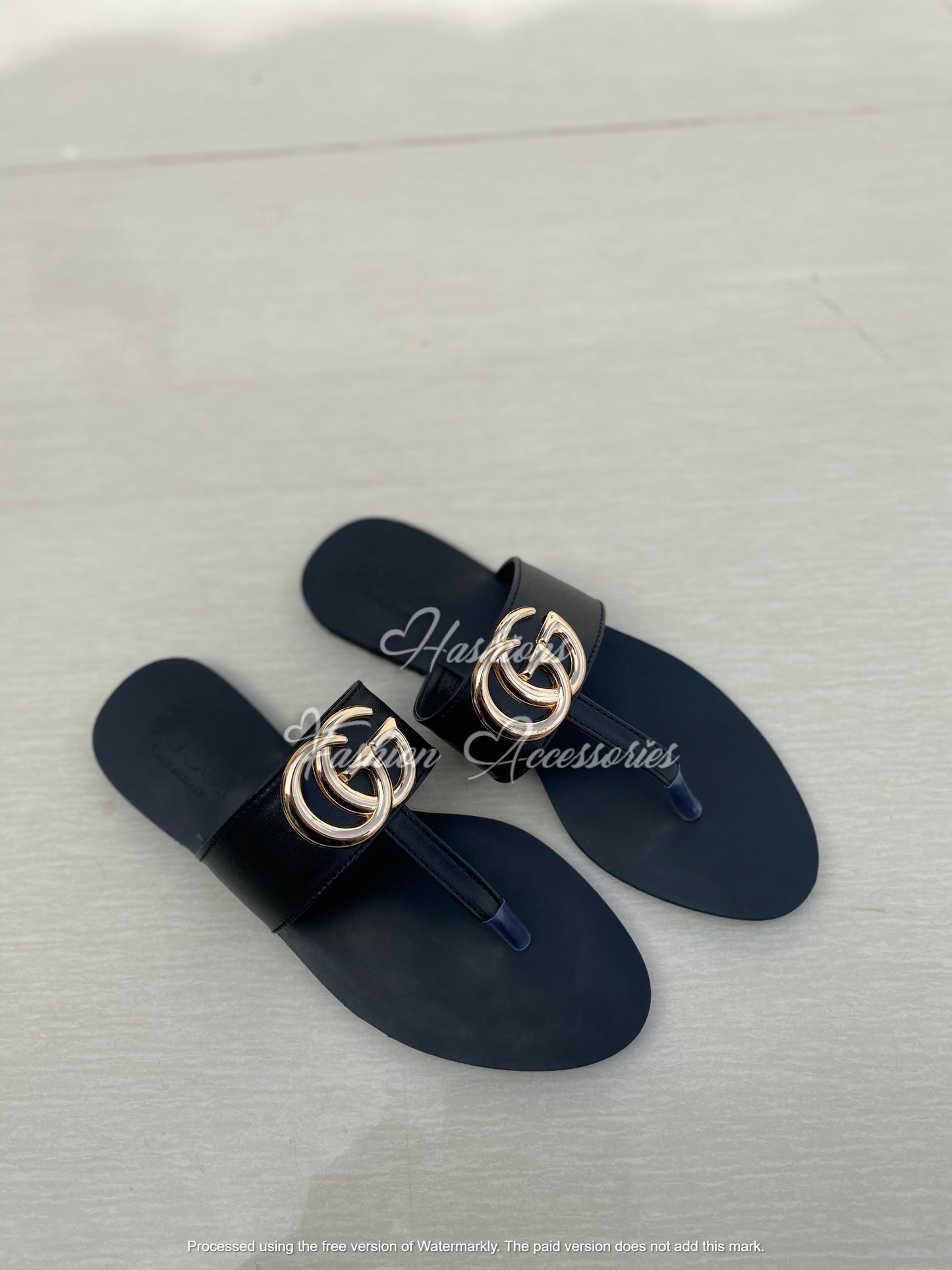GG Logo Flats