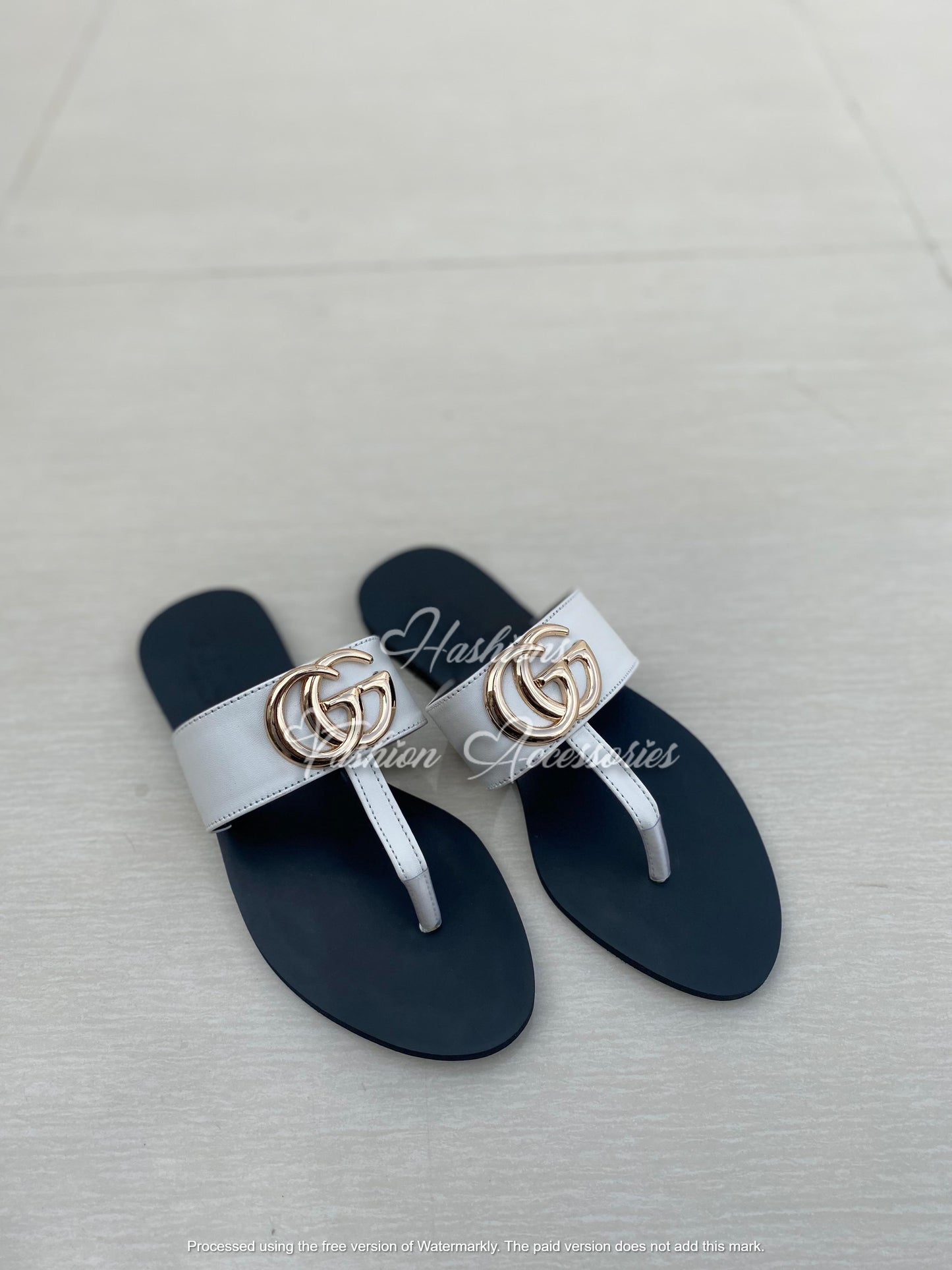 GG Logo Flats