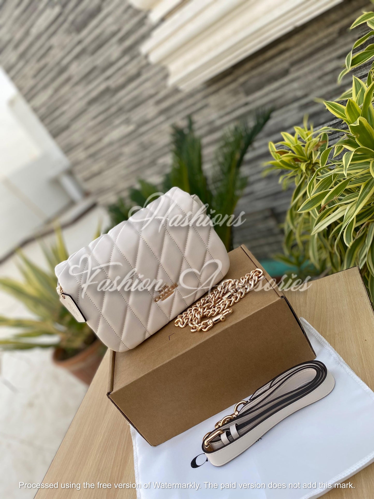 Coach Quinn Leather Shoulder Bag