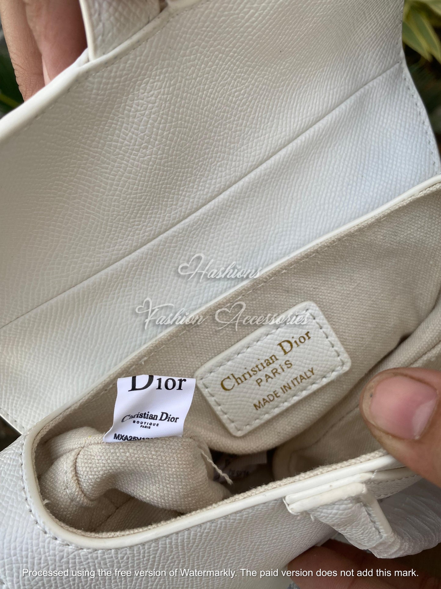 Structured Saddle Bag | Crossbody Flap Purse in Grain Leather