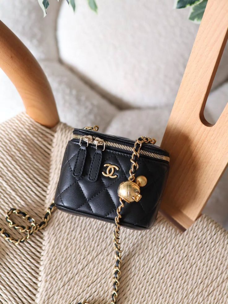 Quilted Leather Mini Vanity Case