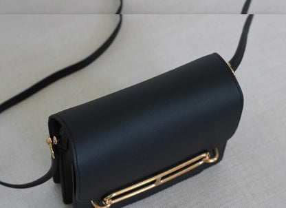 Structured Flap Crossbody Bag – Elegant Luxury Style for Women