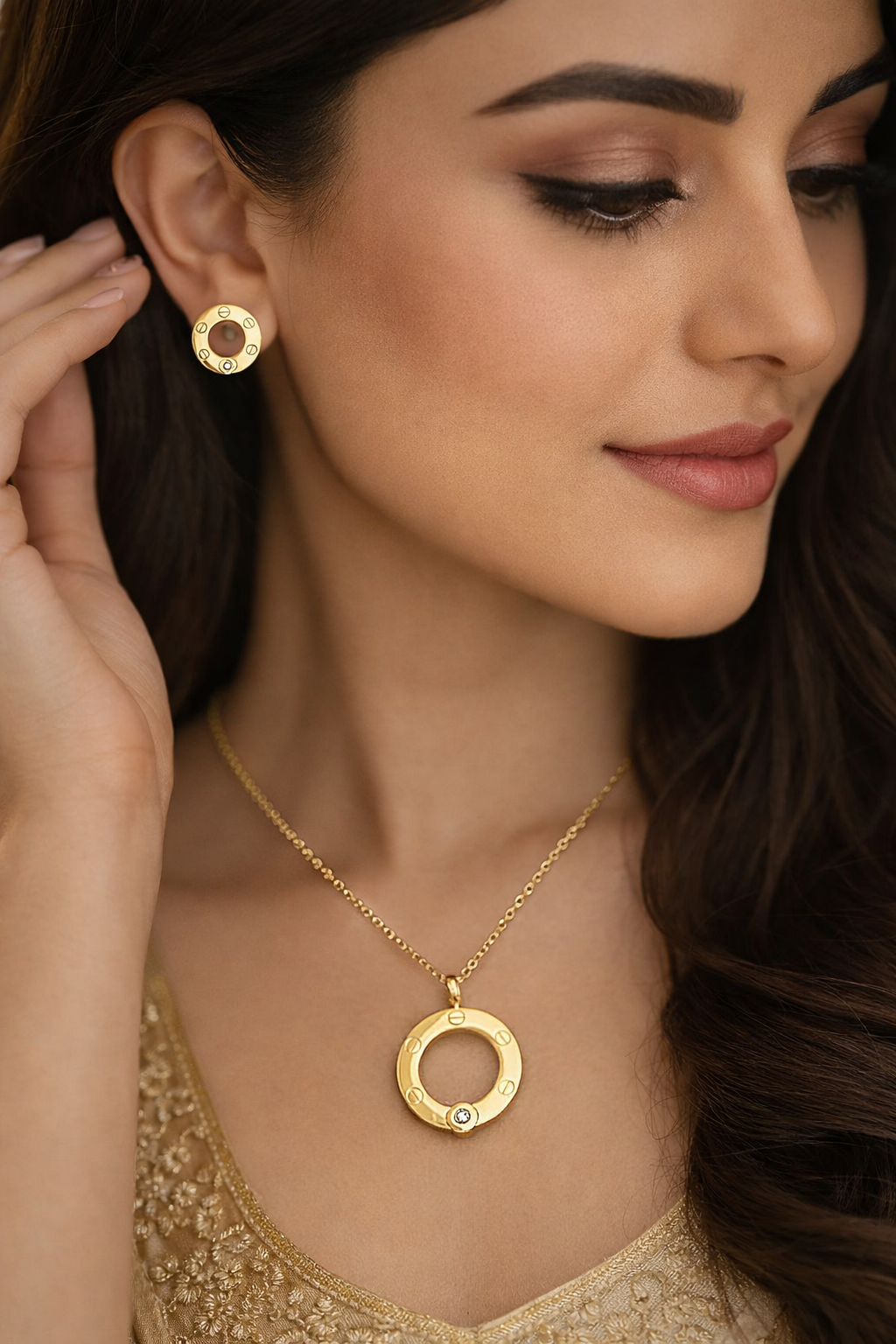 Gold Circular Stud & Pendant Jewelry Set