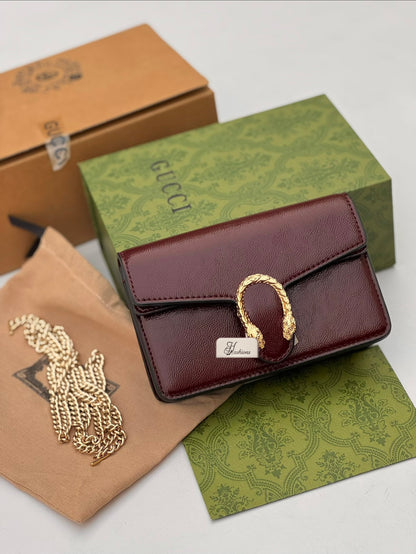 Women’s Mini Chain Clutch Bag with Gold Detail – Elegant Evening Handbag