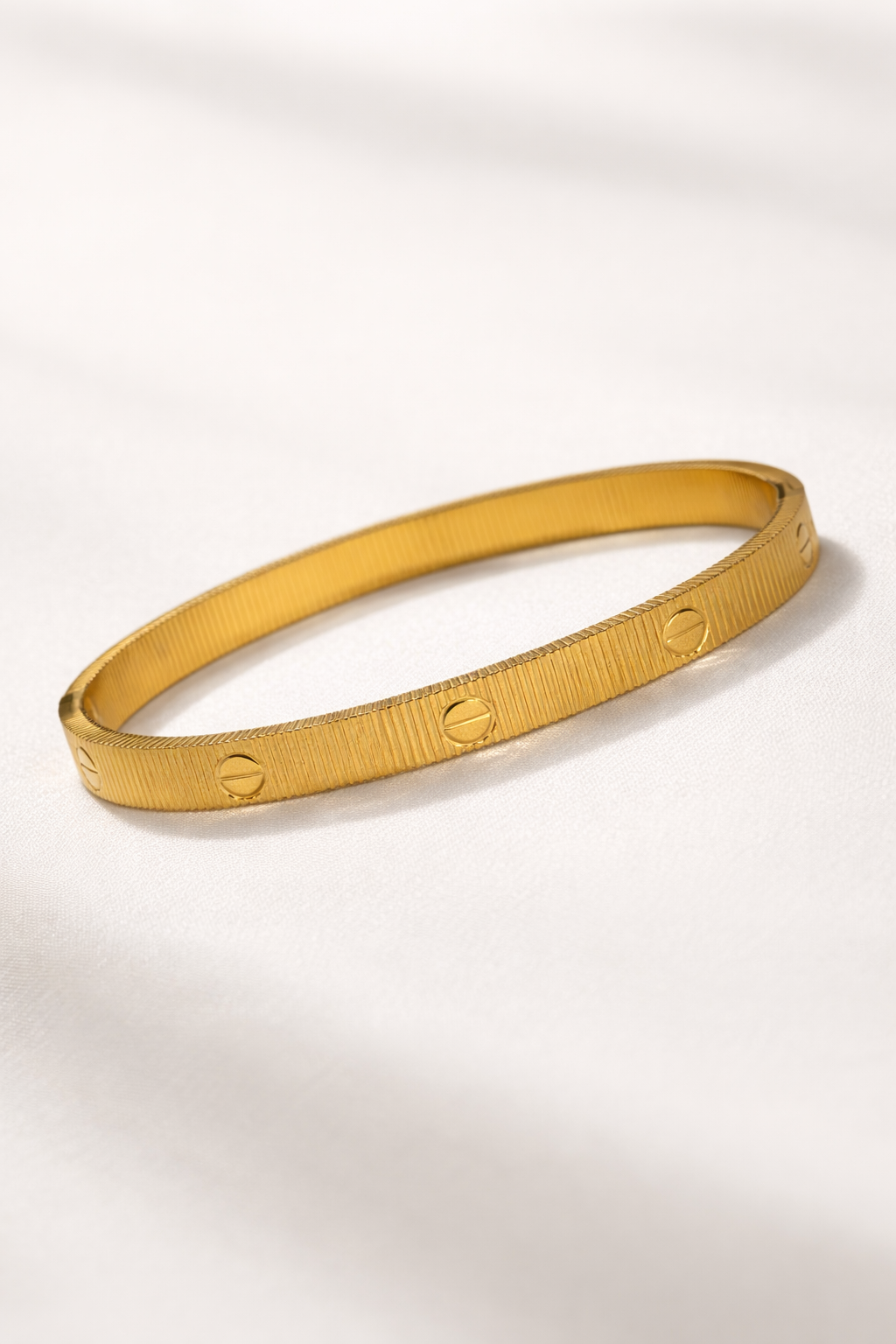 Ribbed Textured Gold Bangle