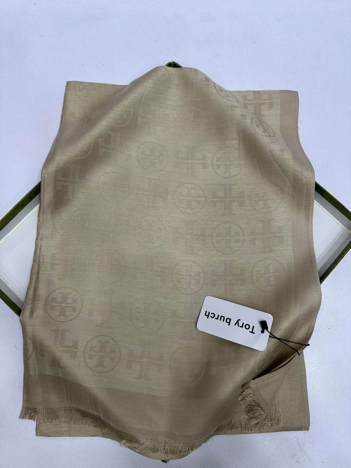 Signature Jacquard Pashmina Scarf for Women – Luxury Winter Wrap