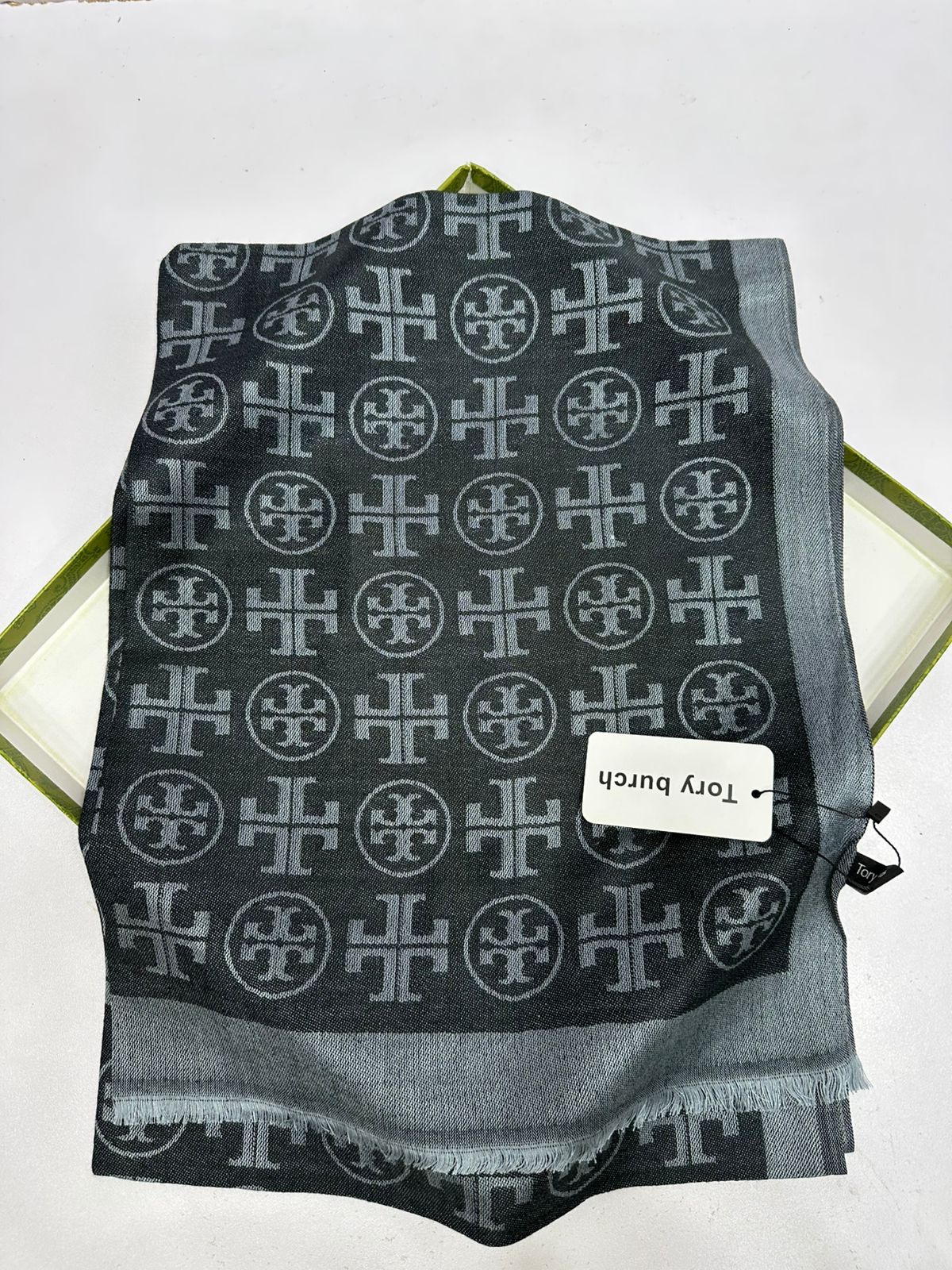 Signature Jacquard Pashmina Scarf for Women – Luxury Winter Wrap