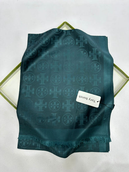 Signature Jacquard Pashmina Scarf for Women – Luxury Winter Wrap