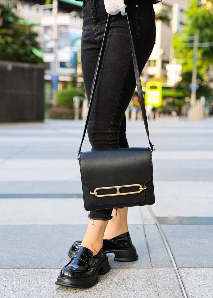 Structured Flap Crossbody Bag – Elegant Luxury Style for Women