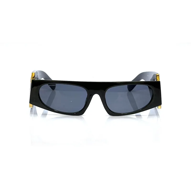 Bold Rectangular Luxury Sunglasses – Oversized Black Frame with Gold Temple Detail
