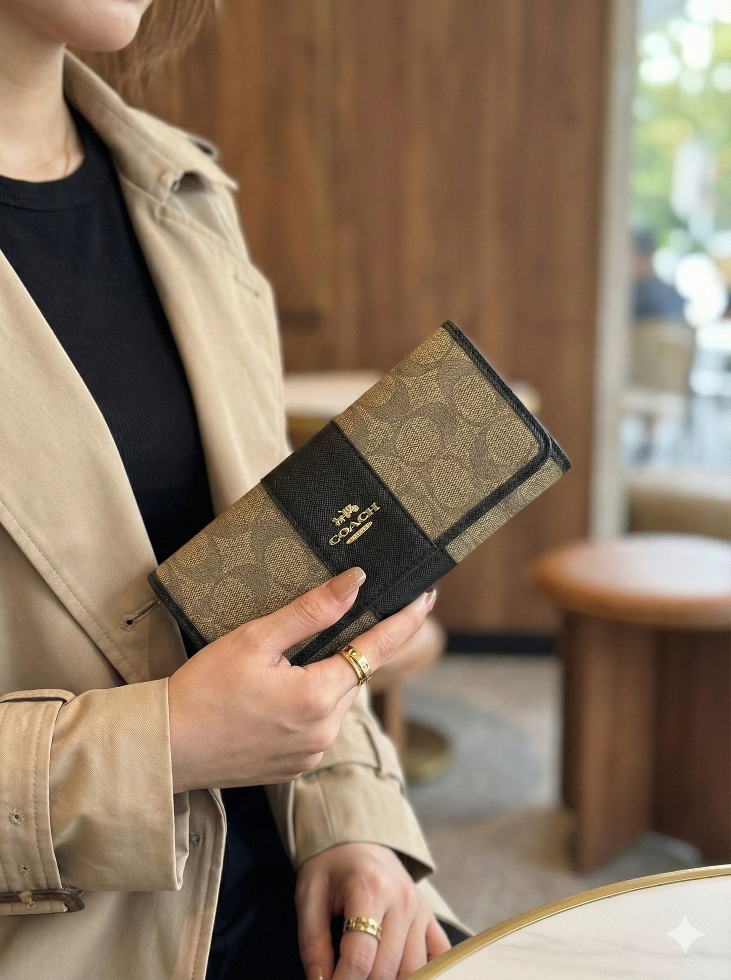 Premium Monogram Pattern Wallet & Card Holder – Slim Fold Design for Everyday Use