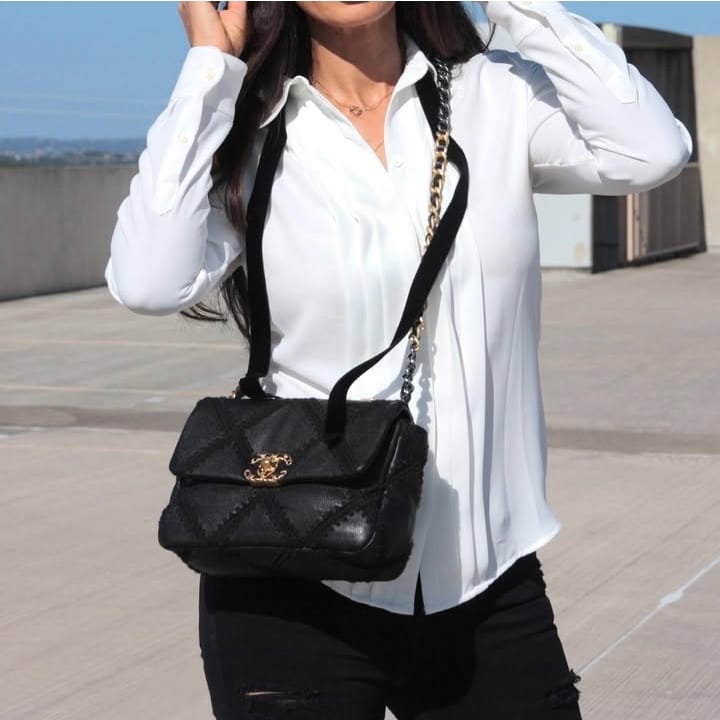 Hand-Crocheted Quilted Flap Crossbody/Shoulder Bag with Chain & Top Handle – Black