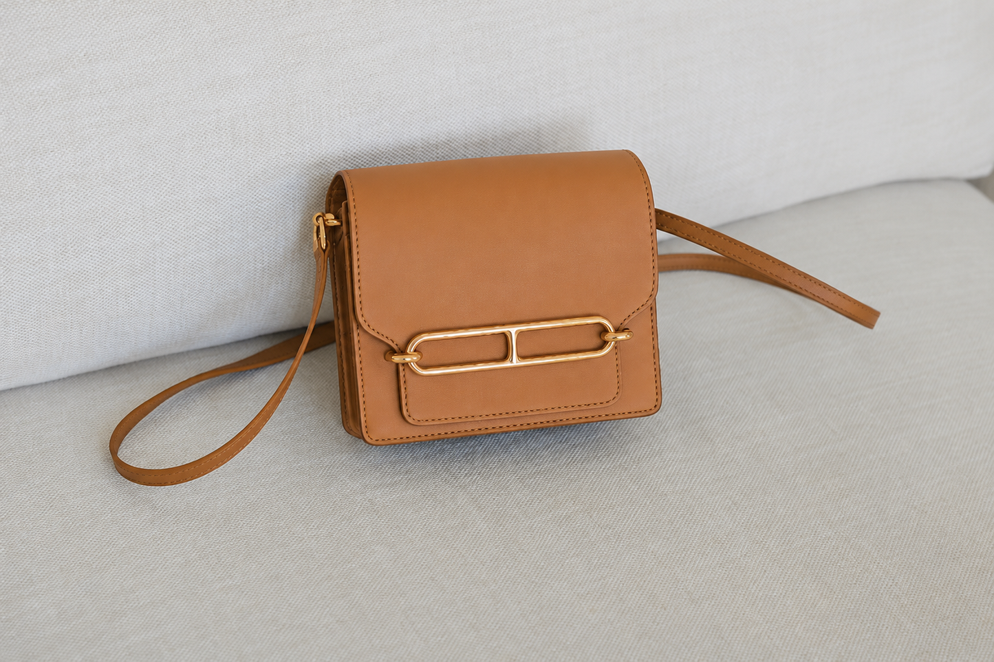Structured Flap Crossbody Bag – Elegant Luxury Style for Women