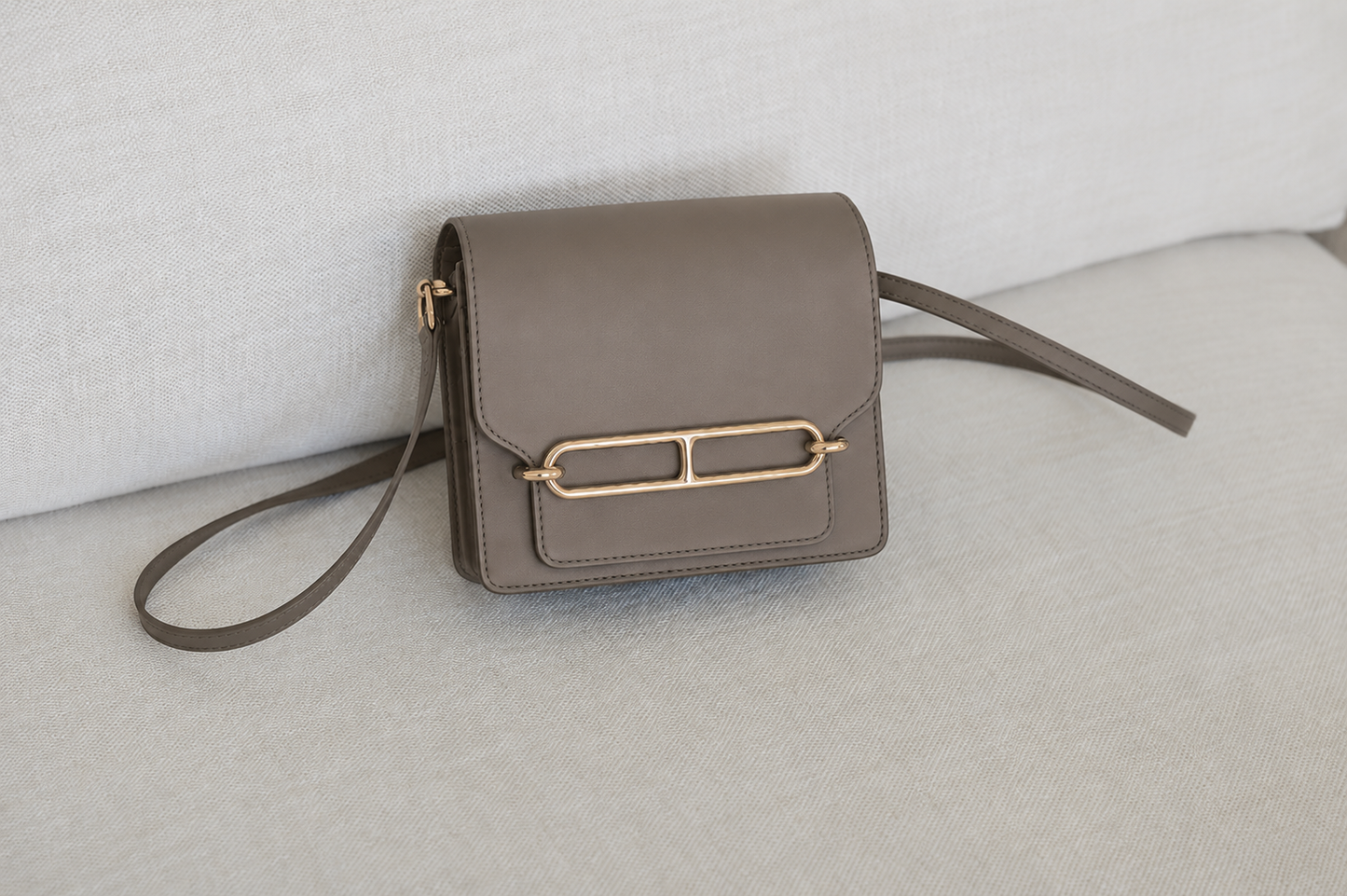 Structured Flap Crossbody Bag – Elegant Luxury Style for Women