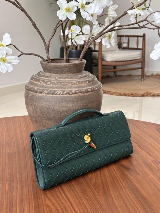Bottega Clutch