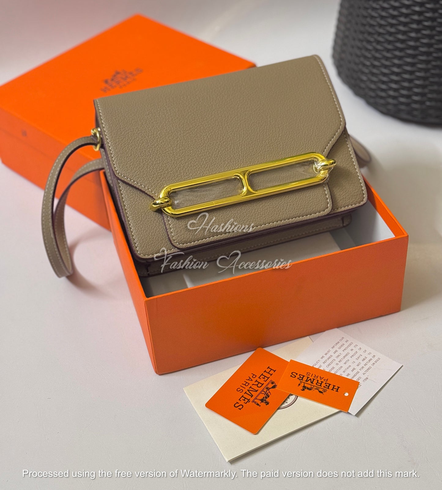 Structured Flap Crossbody Bag – Elegant Luxury Style for Women