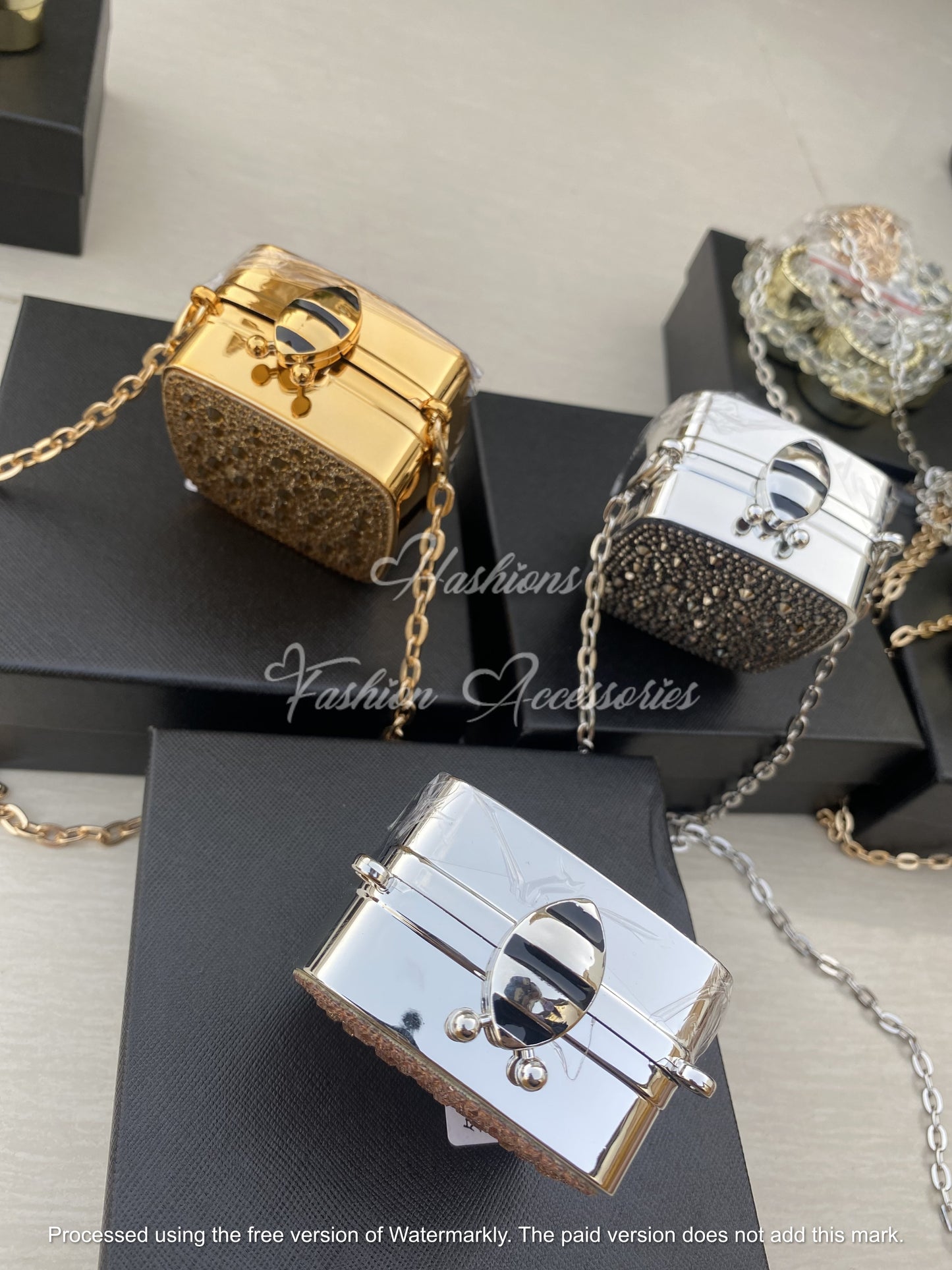 Allure Clutch