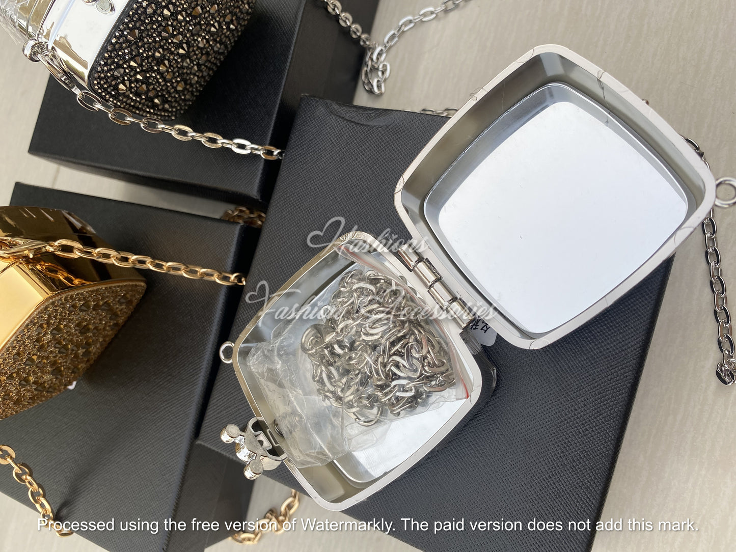 Allure Clutch