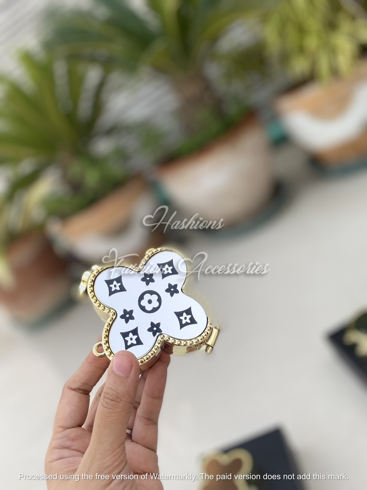 Bijou Clutch
