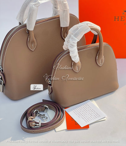 Classic Structured Dome Satchel – Grained Leather Top-Handle Bag with Padlock Detail