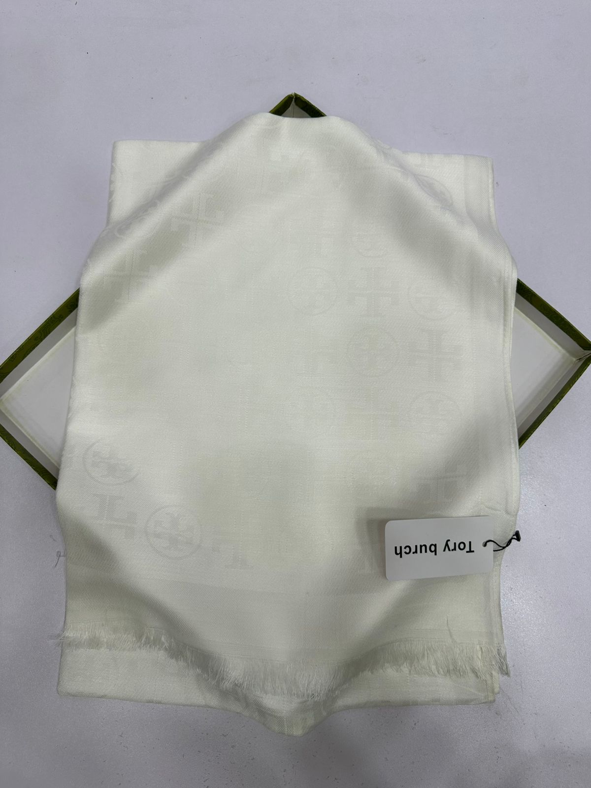 Signature Jacquard Pashmina Scarf for Women – Luxury Winter Wrap