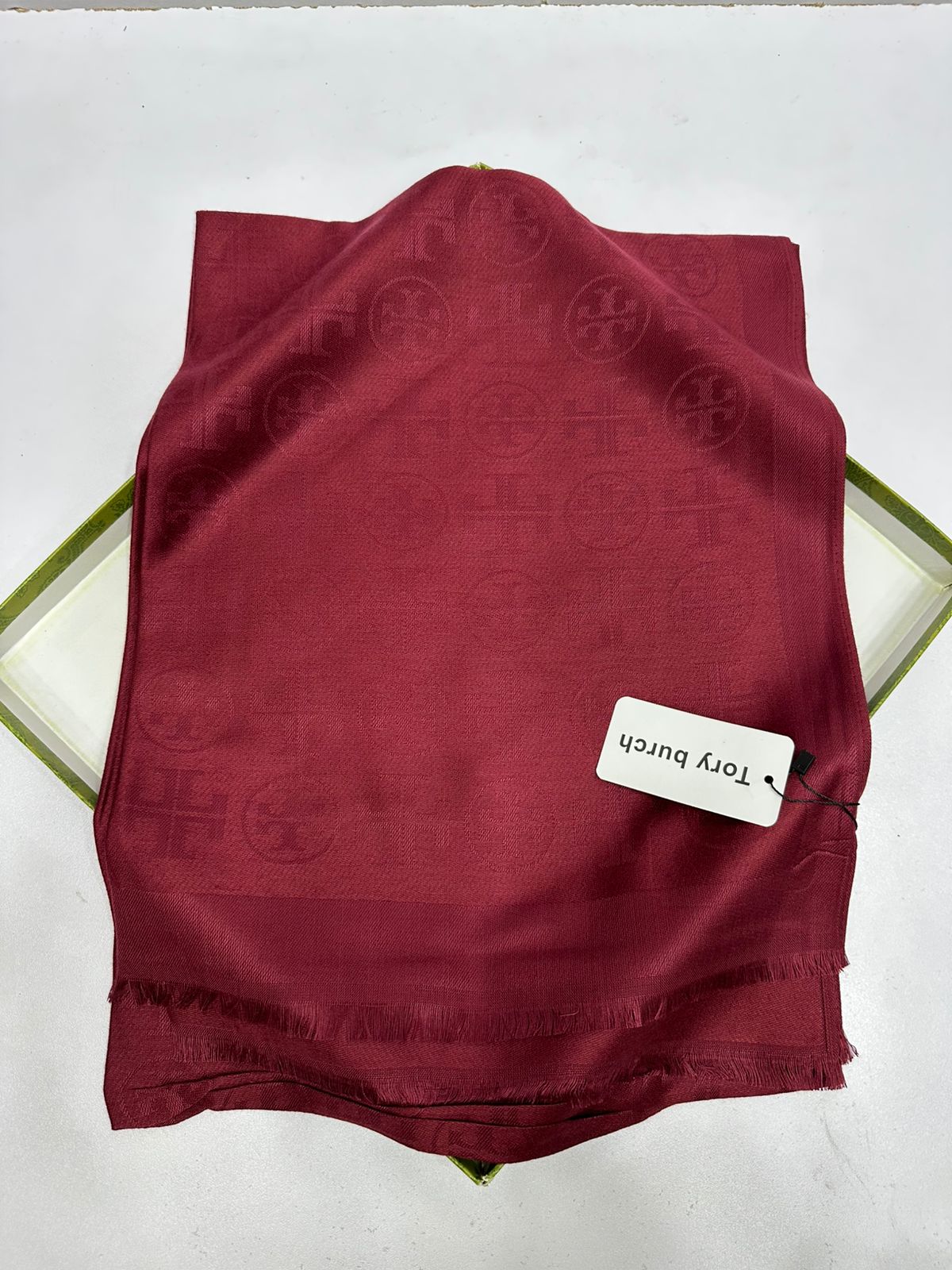 Signature Jacquard Pashmina Scarf for Women – Luxury Winter Wrap