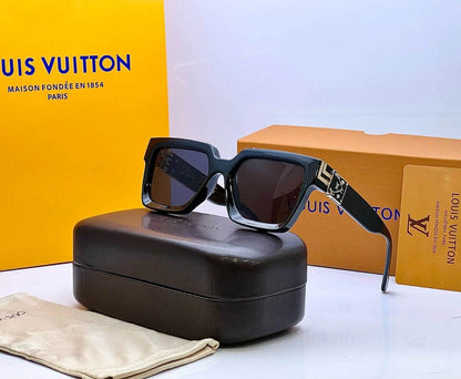 Bold Square Luxury Sunglasses – Gold Accent UV400 Shades for Men & Women