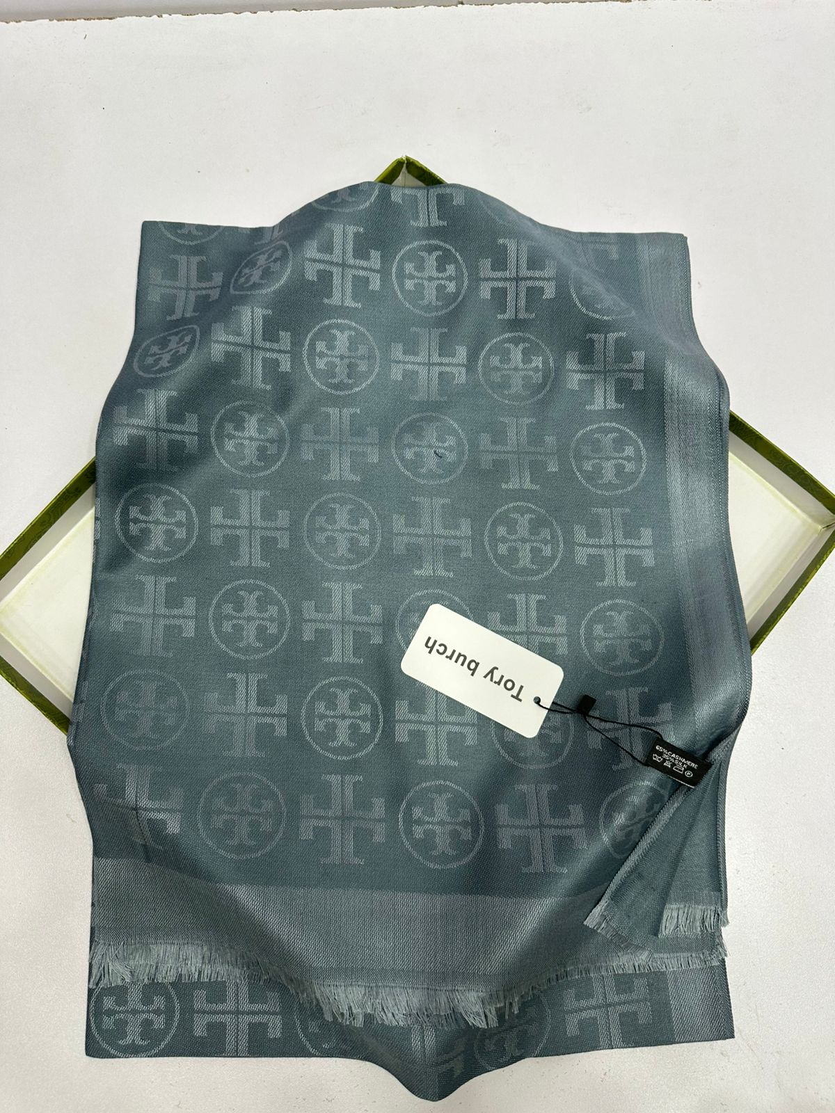 Signature Jacquard Pashmina Scarf for Women – Luxury Winter Wrap