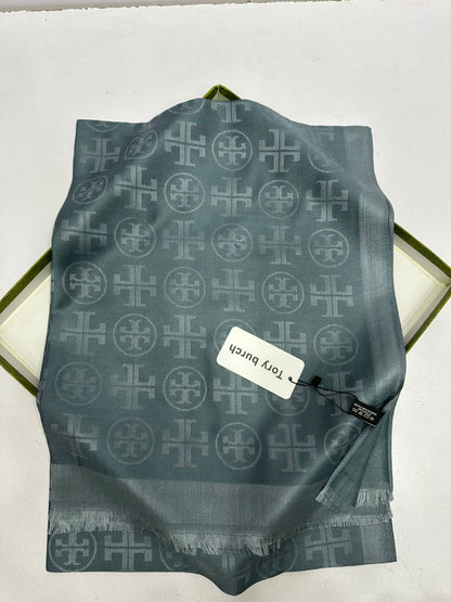 Signature Jacquard Pashmina Scarf for Women – Luxury Winter Wrap