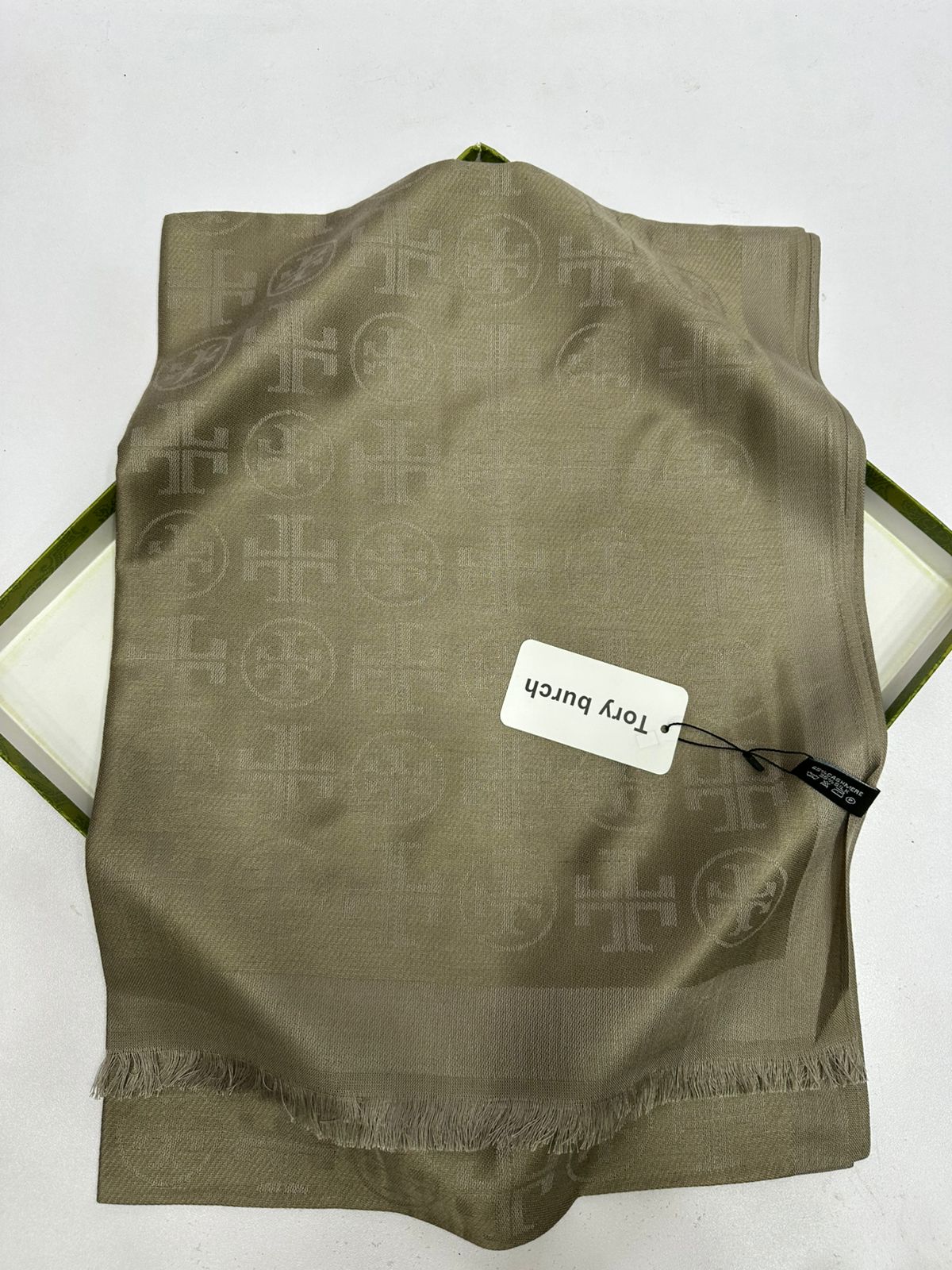 Signature Jacquard Pashmina Scarf for Women – Luxury Winter Wrap