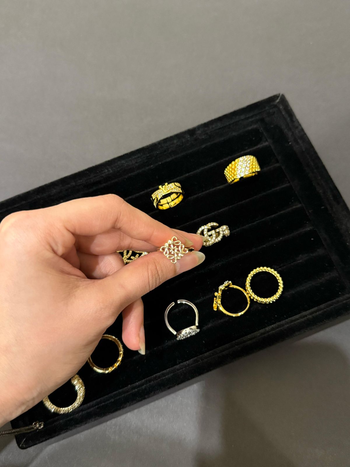 LO-EWE Anagram Ring