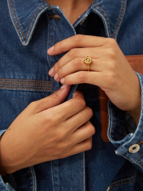 LO-EWE Anagram Ring