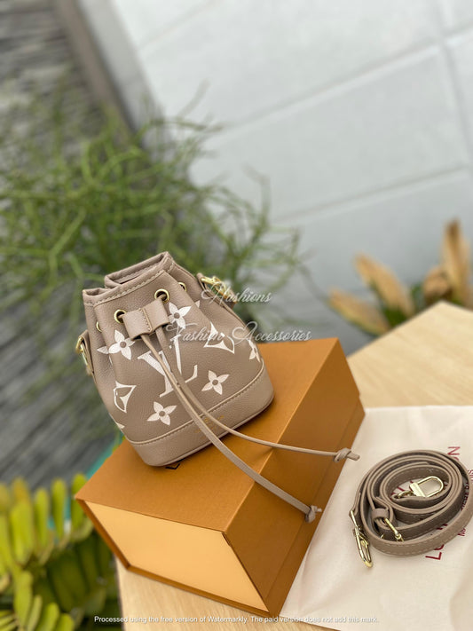 L-V Bucket Bag