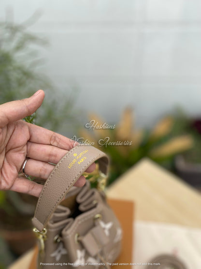 L-V Bucket Bag