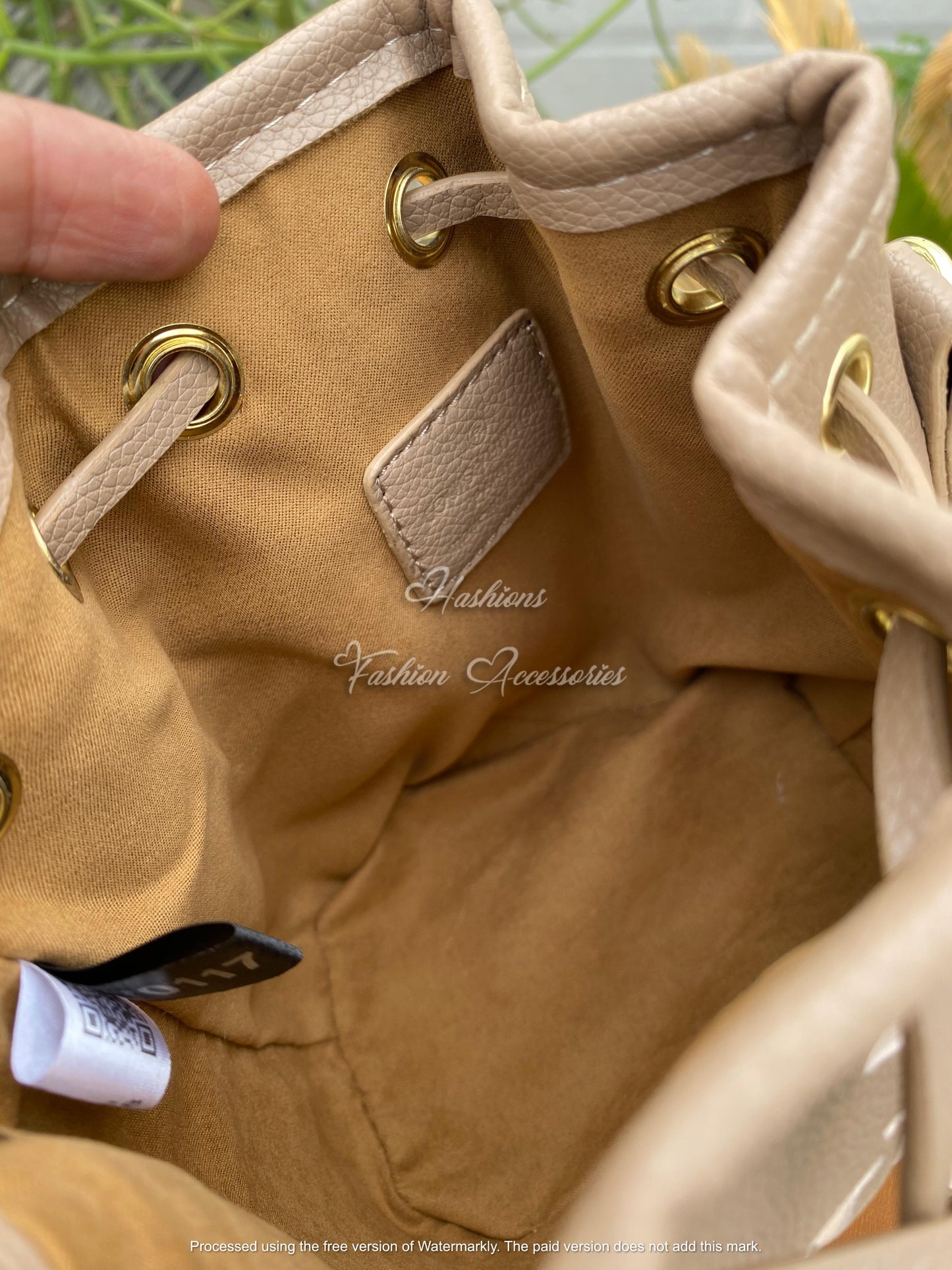 L-V Bucket Bag
