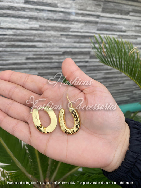 LV U Earrings