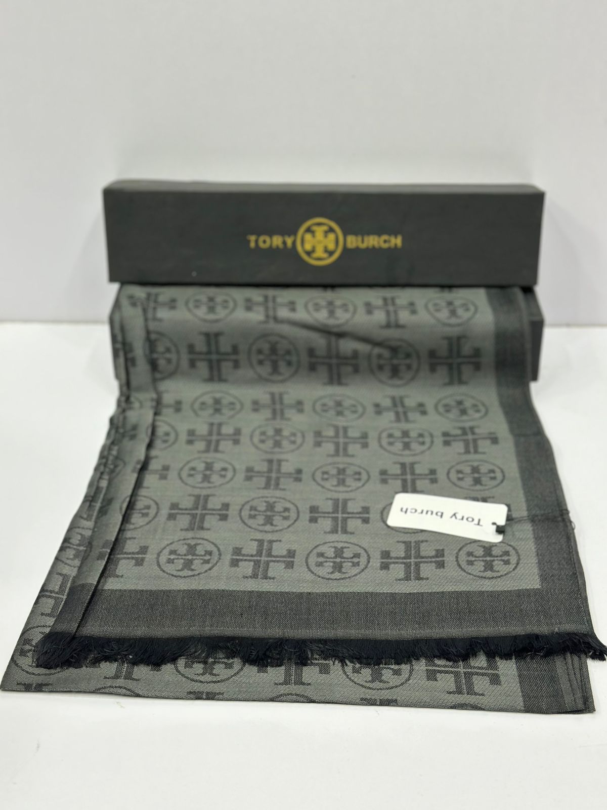 Signature Jacquard Pashmina Scarf for Women – Luxury Soft Winter Wrap