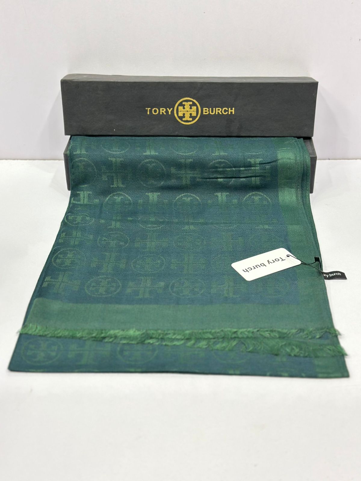 Signature Jacquard Pashmina Scarf for Women – Luxury Soft Winter Wrap
