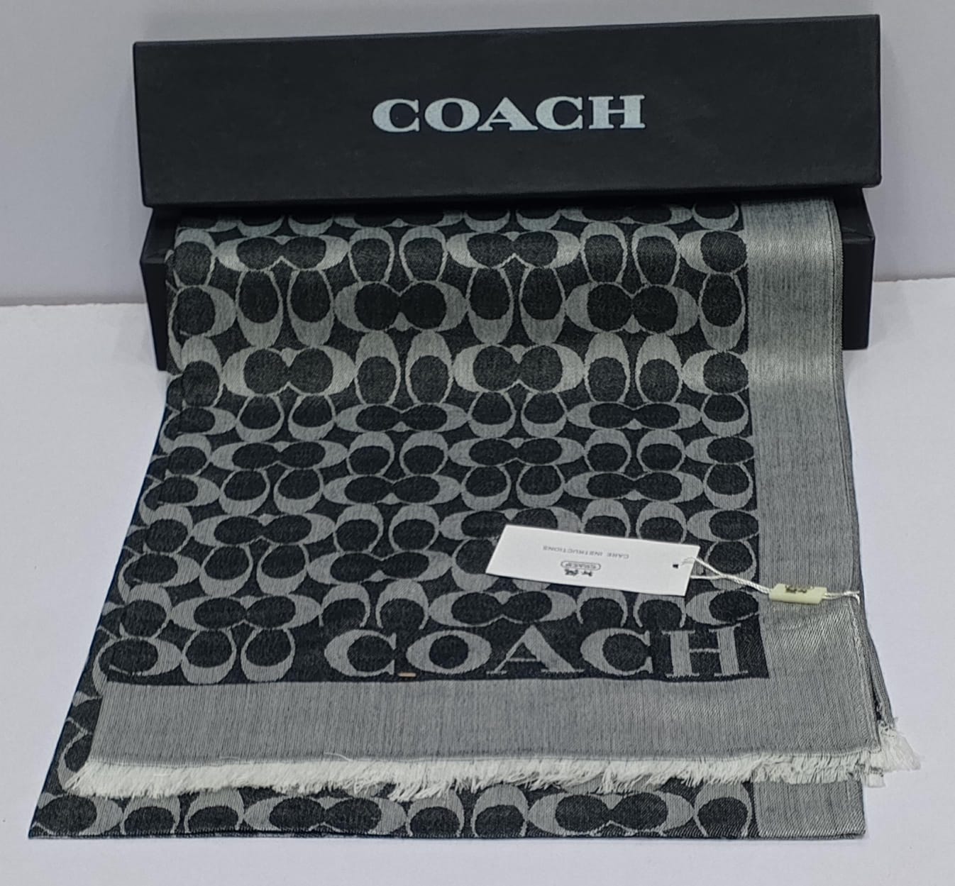 Elegant Jacquard Pashmina Scarf for Women – Soft Winter Shawl & Wrap (Multiple Colors)