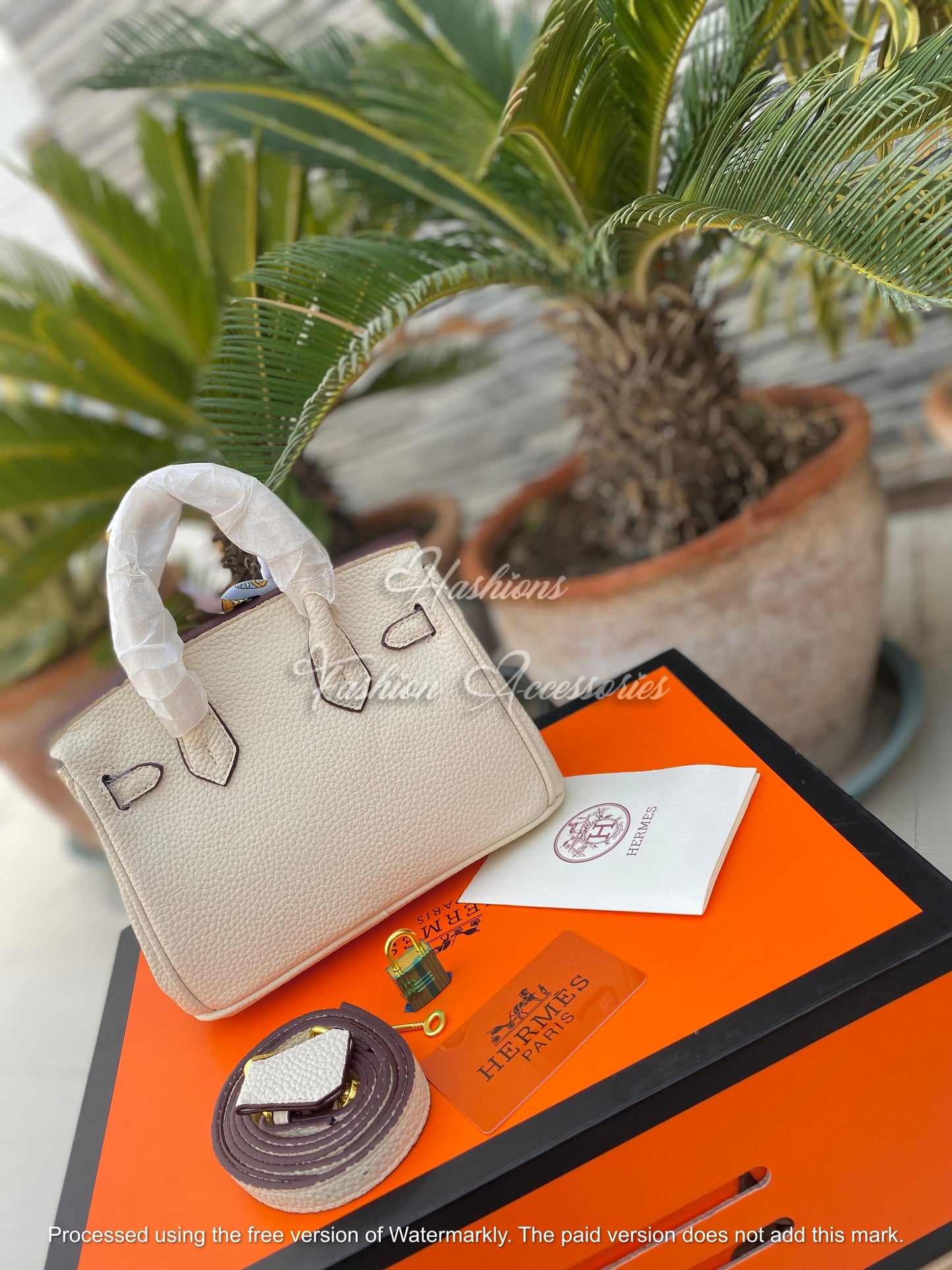 Mini Pebbled Leather Top Handle Satchel 20cm | Crossbody