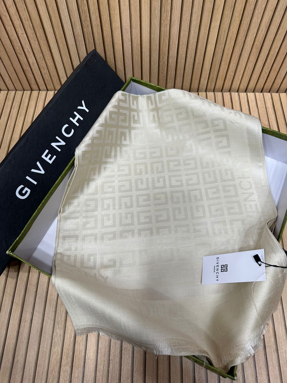 Premium Pashmina Scarf for Women – Soft Woven Winter Shawl & Stole