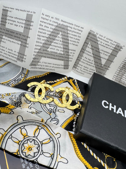 Gold-Tone Interlocking Circle Stud Earrings for Women | Minimal Statement Jewelry