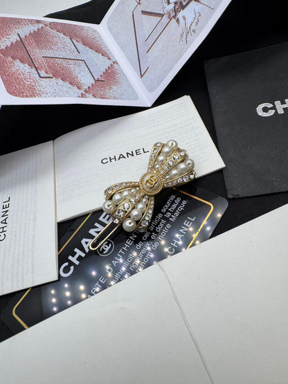 Gold Tone Pearl & Crystal Bow Hair Clip – Luxury Rhinestone Ribbon Barrette