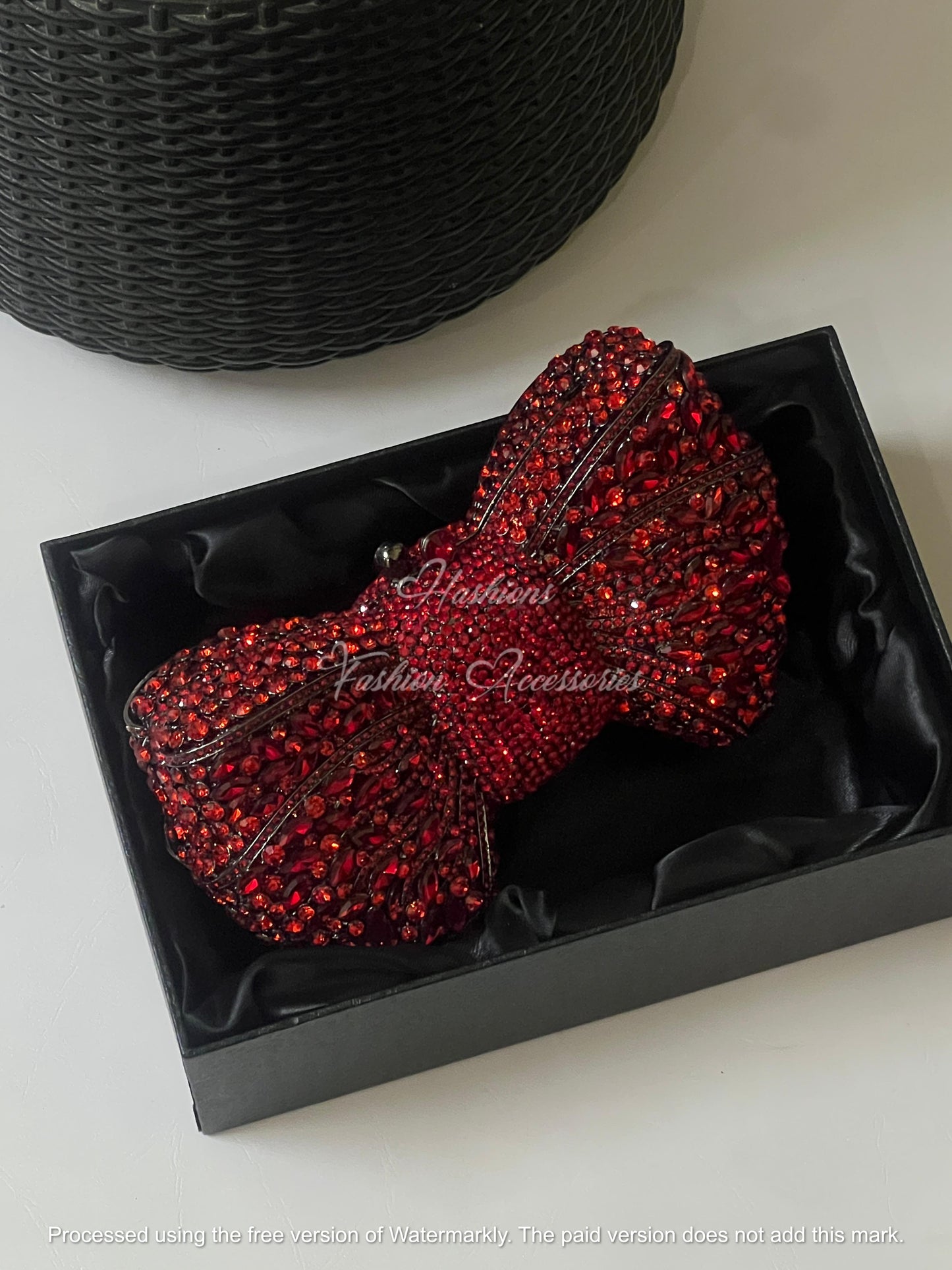 Crystal Bow Clutch – Elegant Evening Bag for Weddings & Parties