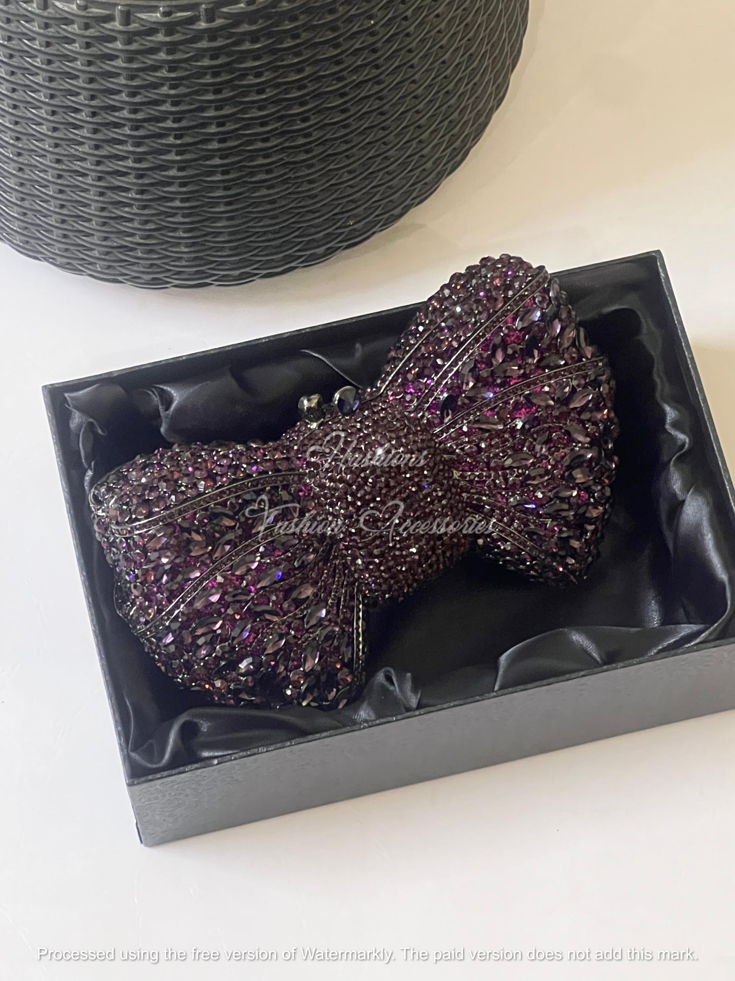 Crystal Bow Clutch – Elegant Evening Bag for Weddings & Parties