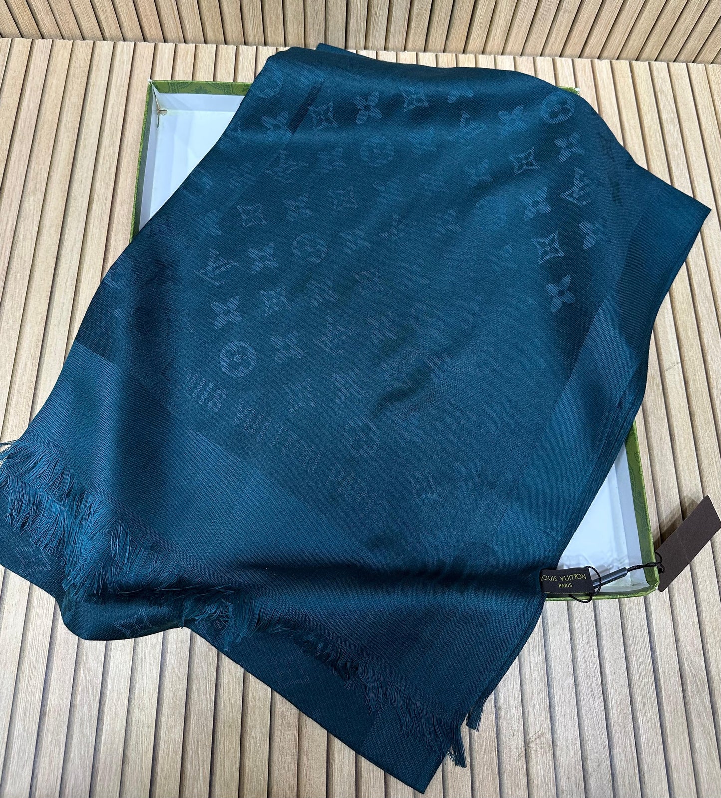 Luxury Jacquard Pashmina Scarf for Women – Soft Winter Shawl with Elegant All-Over Pattern