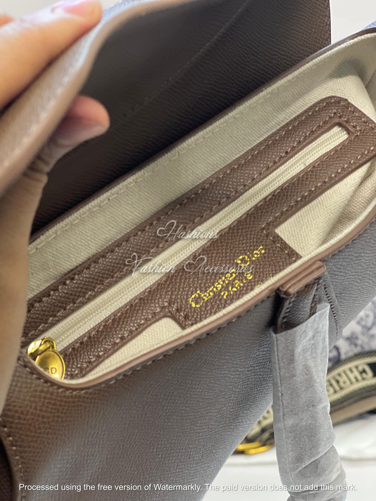 Classic Saddle Bag with Wide Guitar Strap – Grained Leather & Woven Jacquard Crossbody