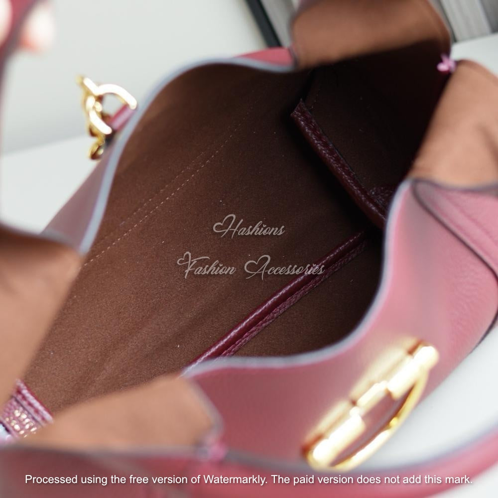 Slouchy Grained Leather Hobo Bag – Minimalist Shoulder Purse with Equestrian Gold Hardware