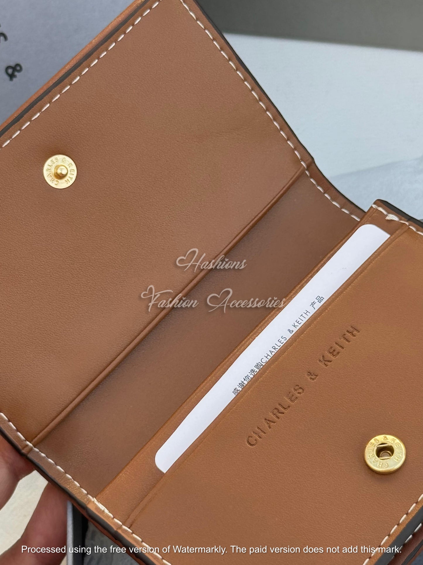 Minimalist Stitch Detail Compact Wallet